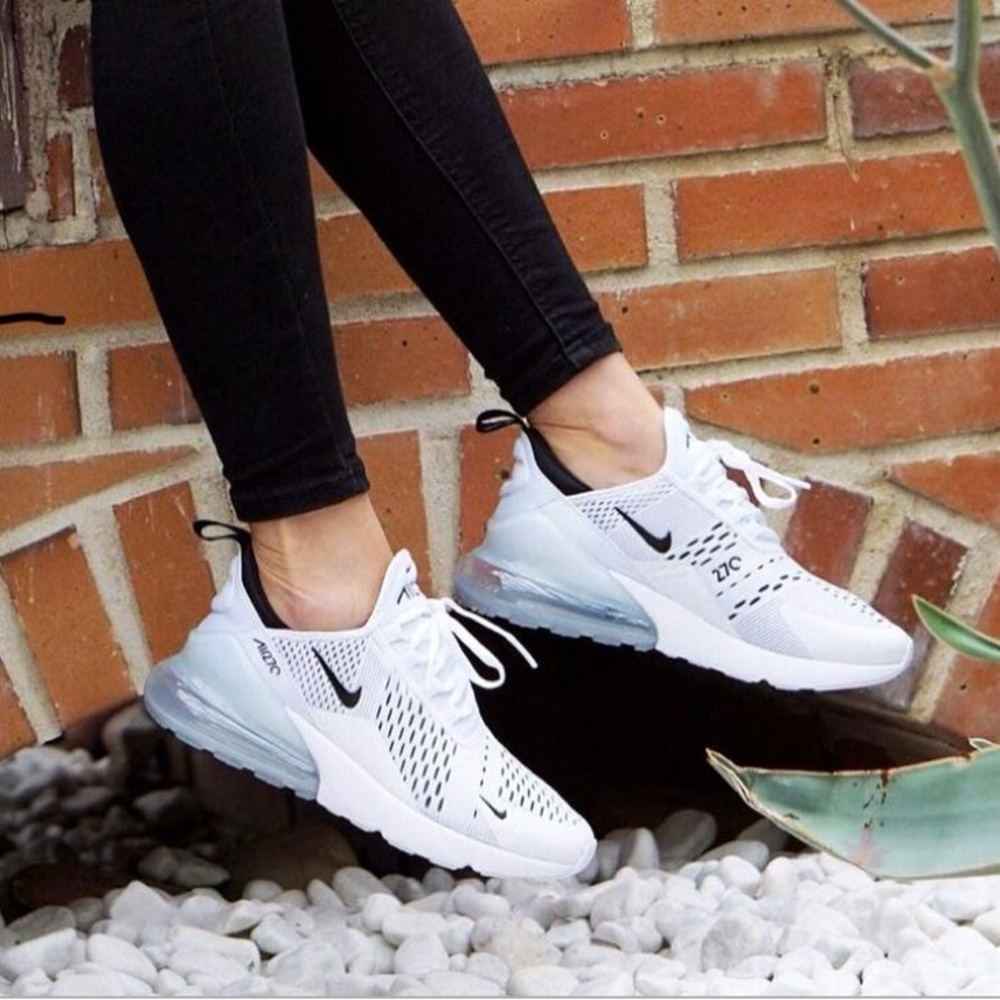 Nike Women's Air Max 270 Sneaker Black White 6.5 - Picture 9 of 16